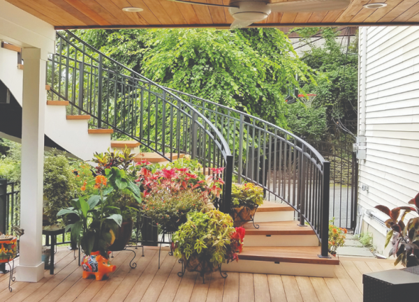 Tangga beton bertingkat dengan tampilan teras